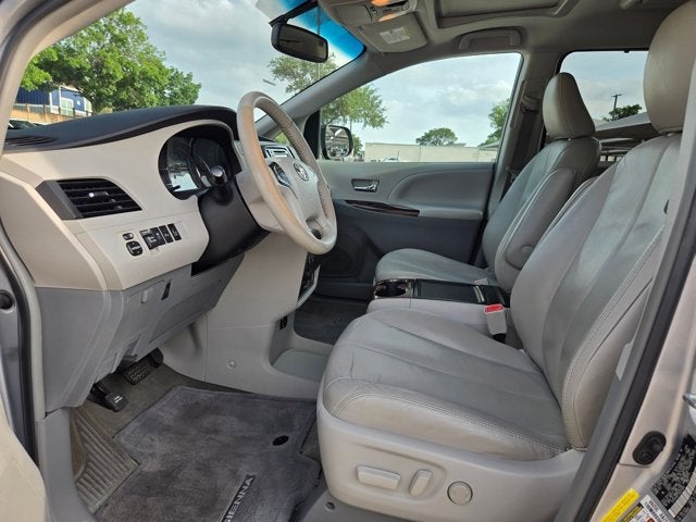 2013 Toyota Sienna 5dr 8-Pass Van V6 XLE FWD