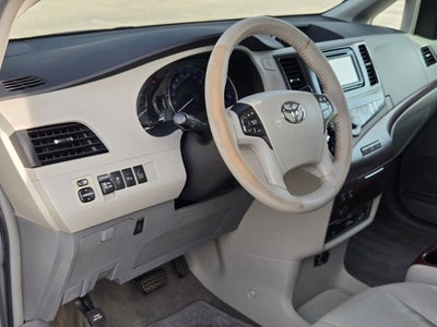 2013 Toyota Sienna 5dr 8-Pass Van V6 XLE FWD