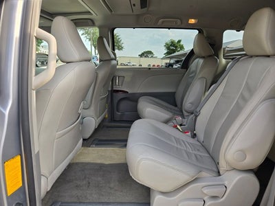 2013 Toyota Sienna 5dr 8-Pass Van V6 XLE FWD