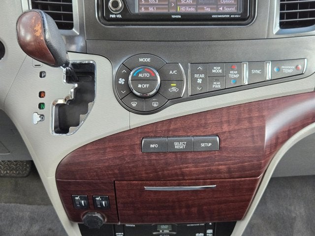 2013 Toyota Sienna 5dr 8-Pass Van V6 XLE FWD