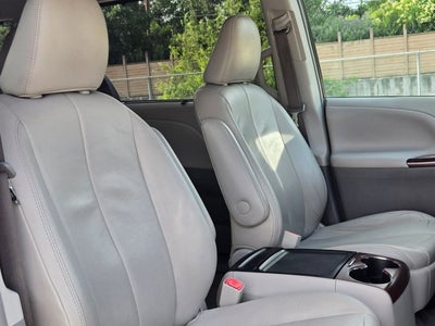 2013 Toyota Sienna 5dr 8-Pass Van V6 XLE FWD