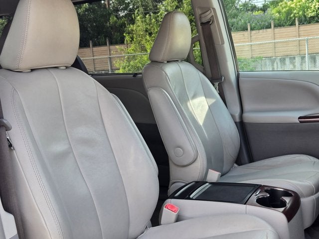 2013 Toyota Sienna 5dr 8-Pass Van V6 XLE FWD