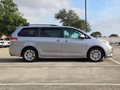 2013 Toyota Sienna 5dr 8-Pass Van V6 XLE FWD
