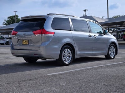 2013 Toyota Sienna 5dr 8-Pass Van V6 XLE FWD