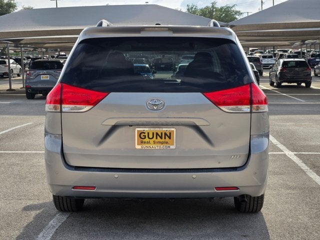 2013 Toyota Sienna 5dr 8-Pass Van V6 XLE FWD