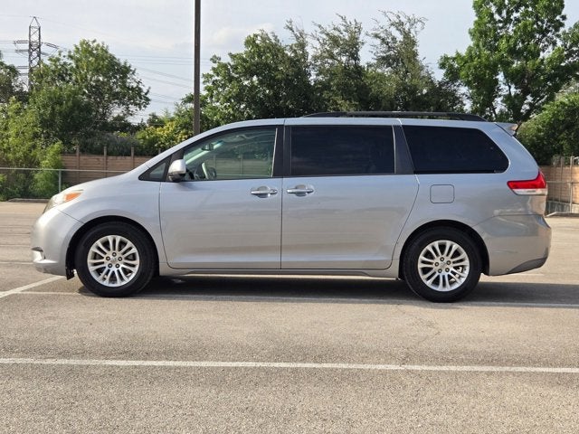 2013 Toyota Sienna 5dr 8-Pass Van V6 XLE FWD
