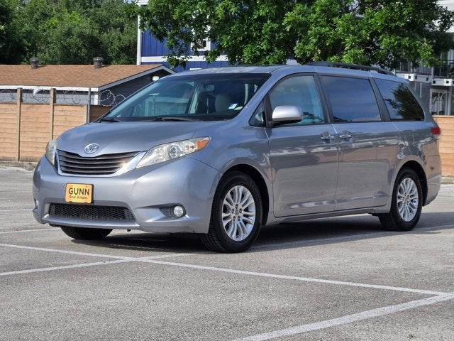 2013 Toyota Sienna 5dr 8-Pass Van V6 XLE FWD