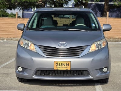 2013 Toyota Sienna 5dr 8-Pass Van V6 XLE FWD