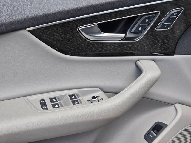 2022 Audi Q7 Premium Plus 55 TFSI quattro