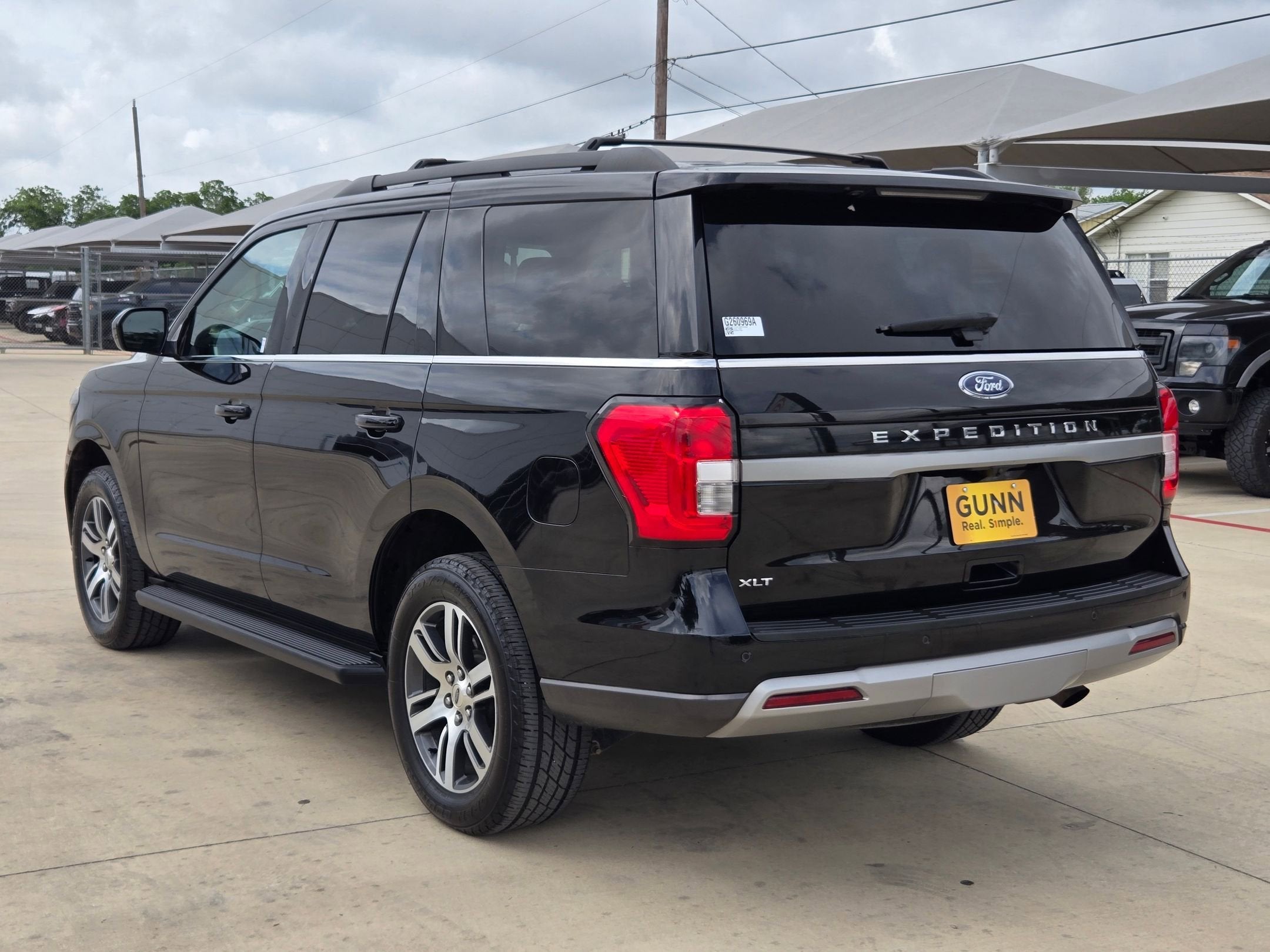 2024 Ford EXPEDITION XLT