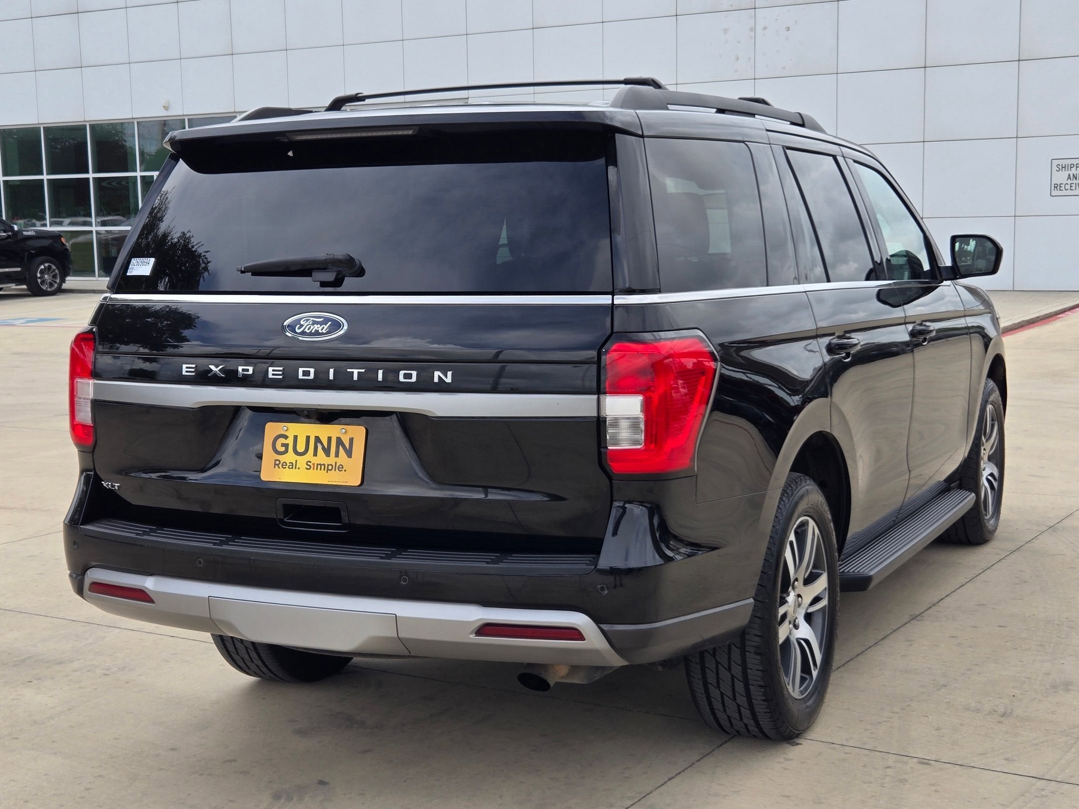 2024 Ford EXPEDITION XLT