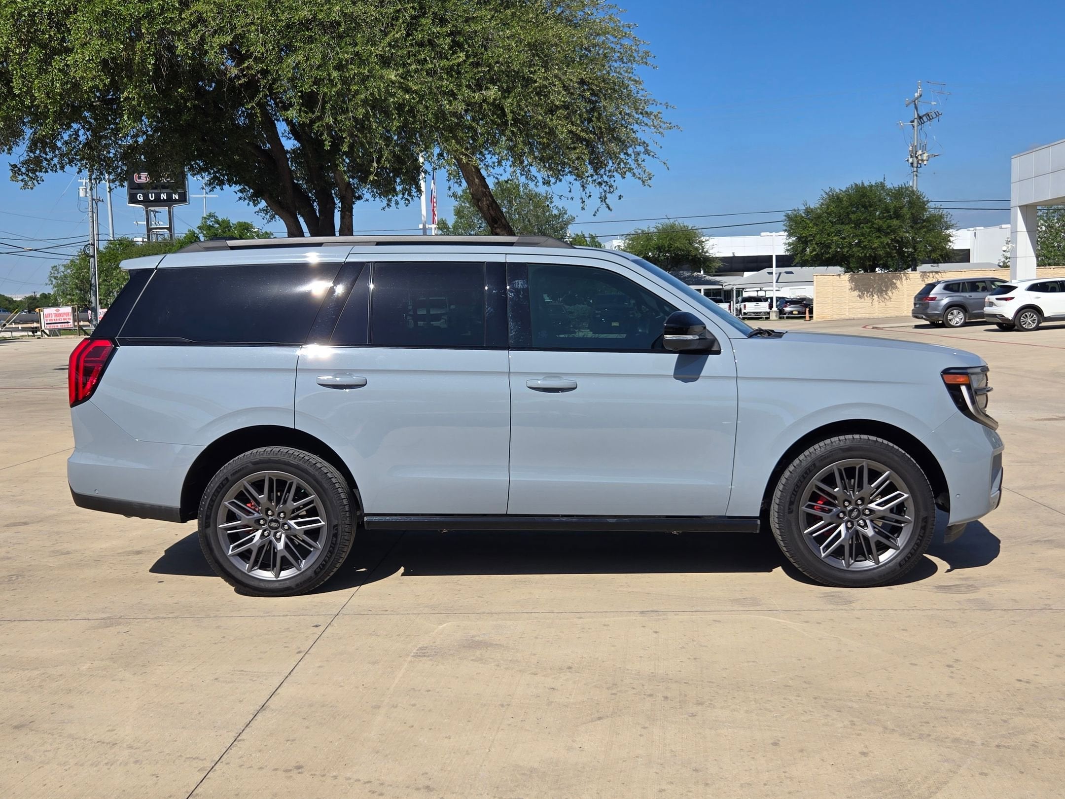 2025 Ford EXPEDITION PLATINUM
