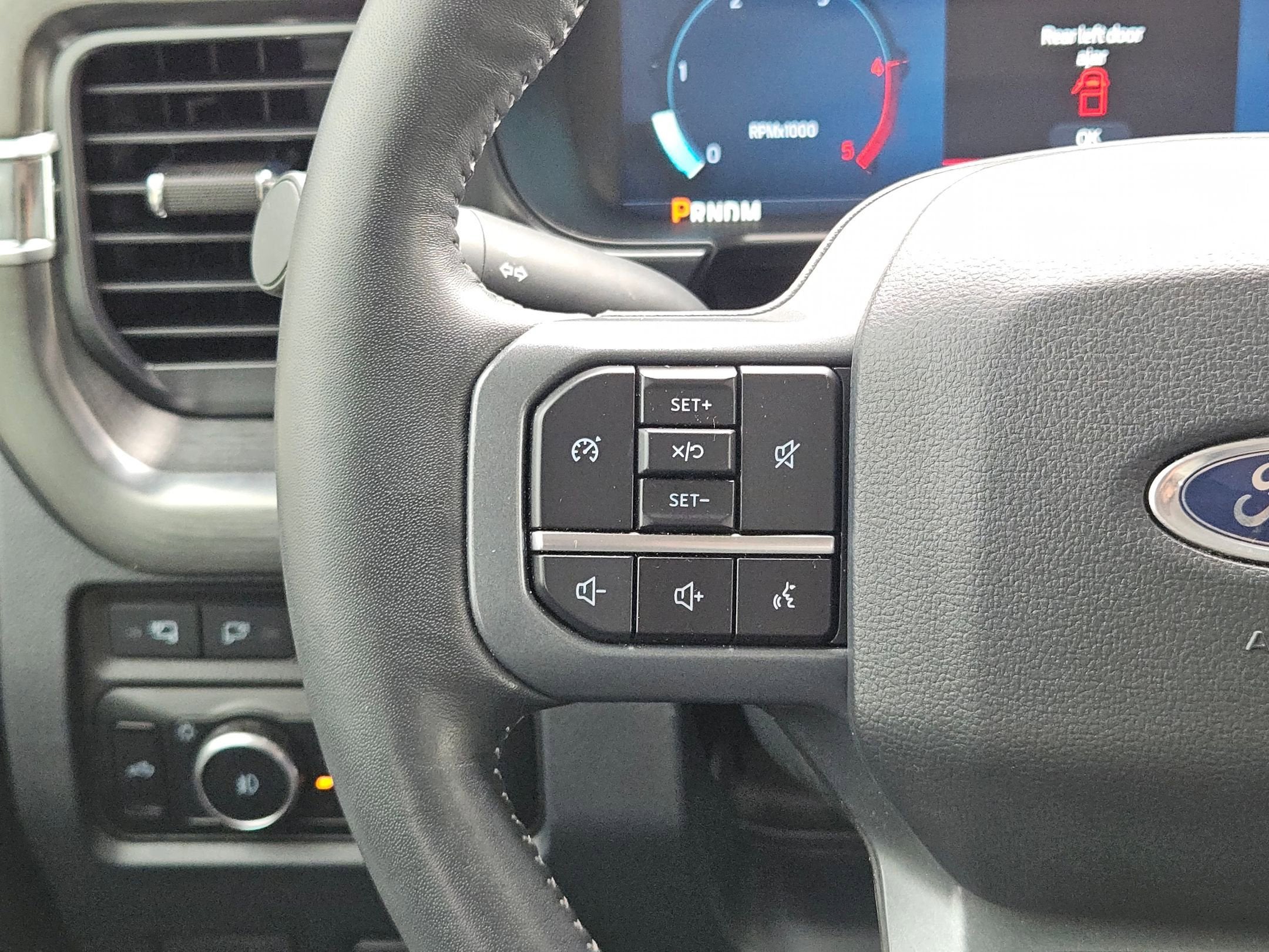 2024 Ford SUPER DUTY F-250 SRW LARIAT