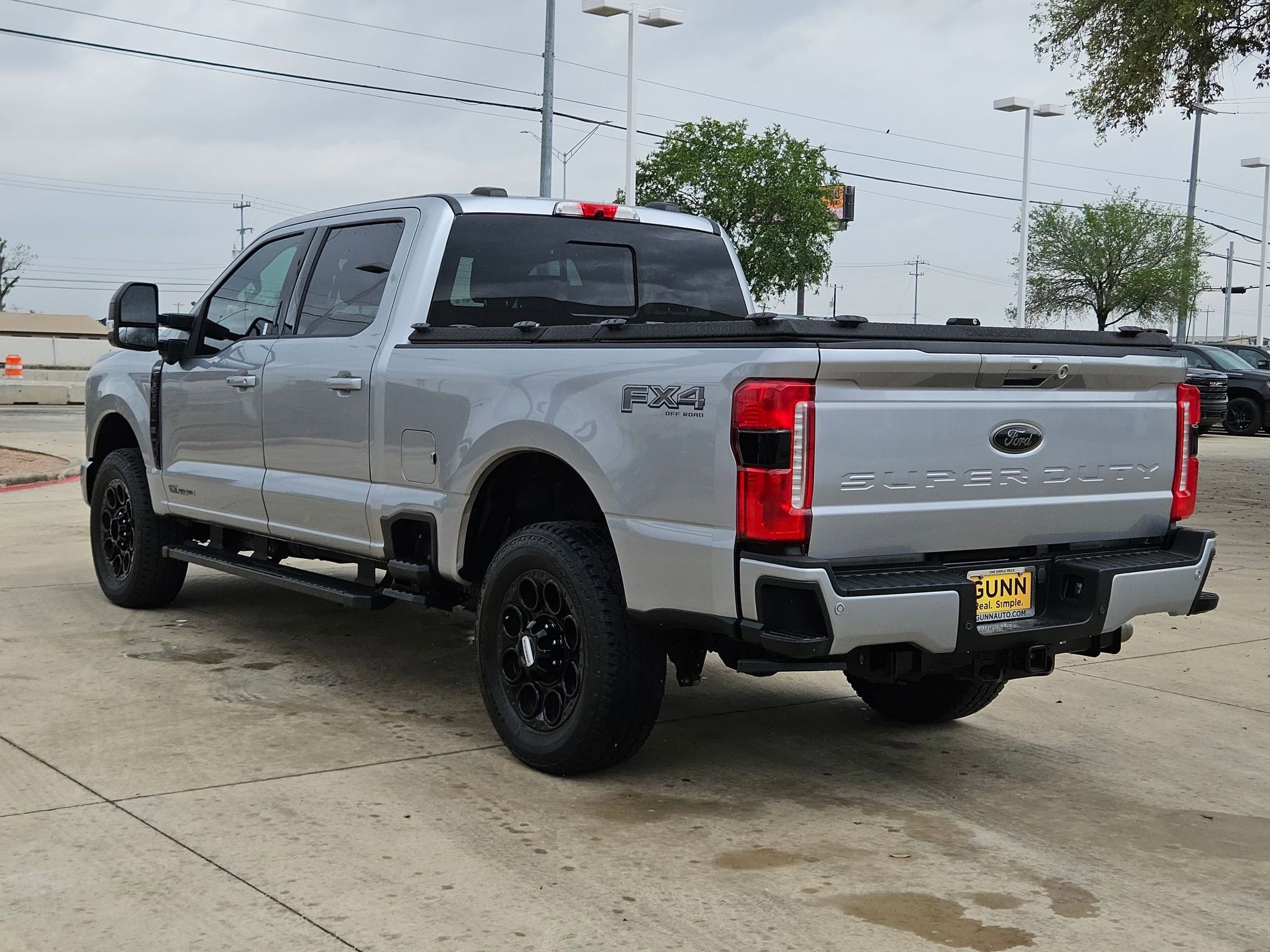 2024 Ford SUPER DUTY F-250 SRW LARIAT