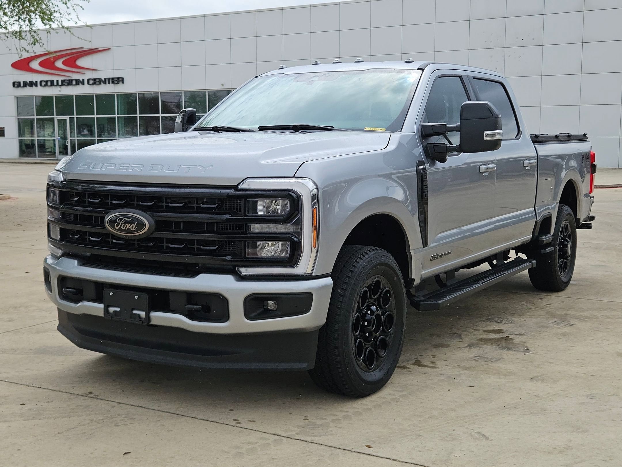 2024 Ford SUPER DUTY F-250 SRW LARIAT