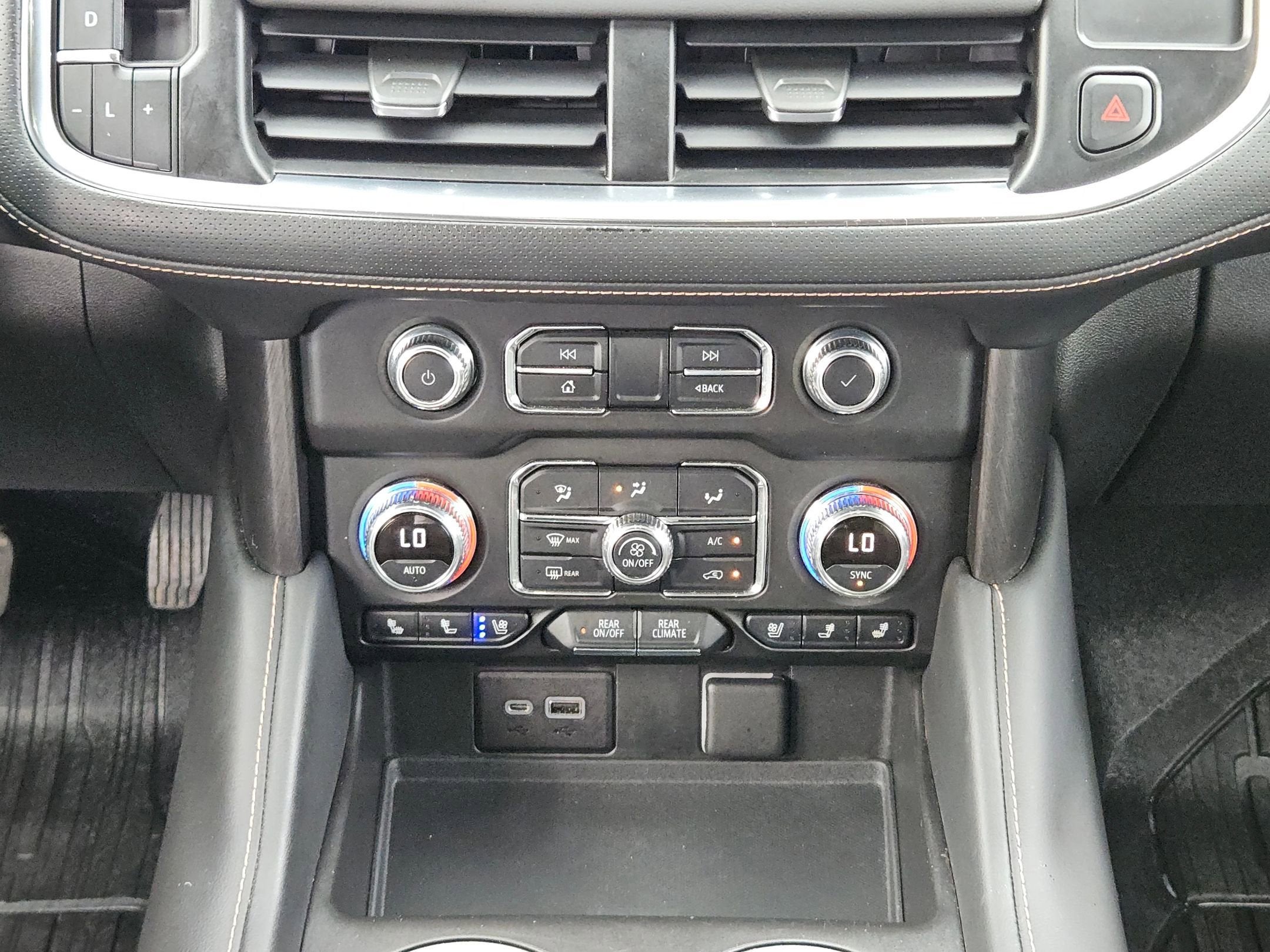 2022 GMC YUKON 4WD AT4