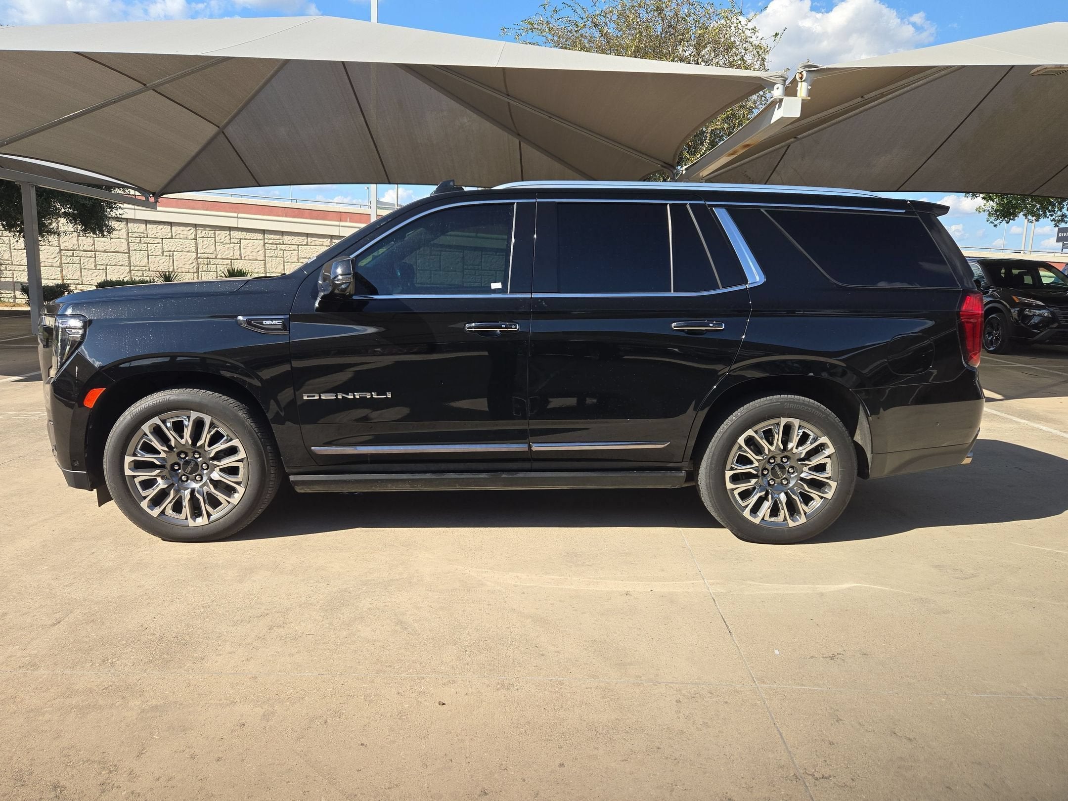 2024 GMC YUKON ULTIMATE