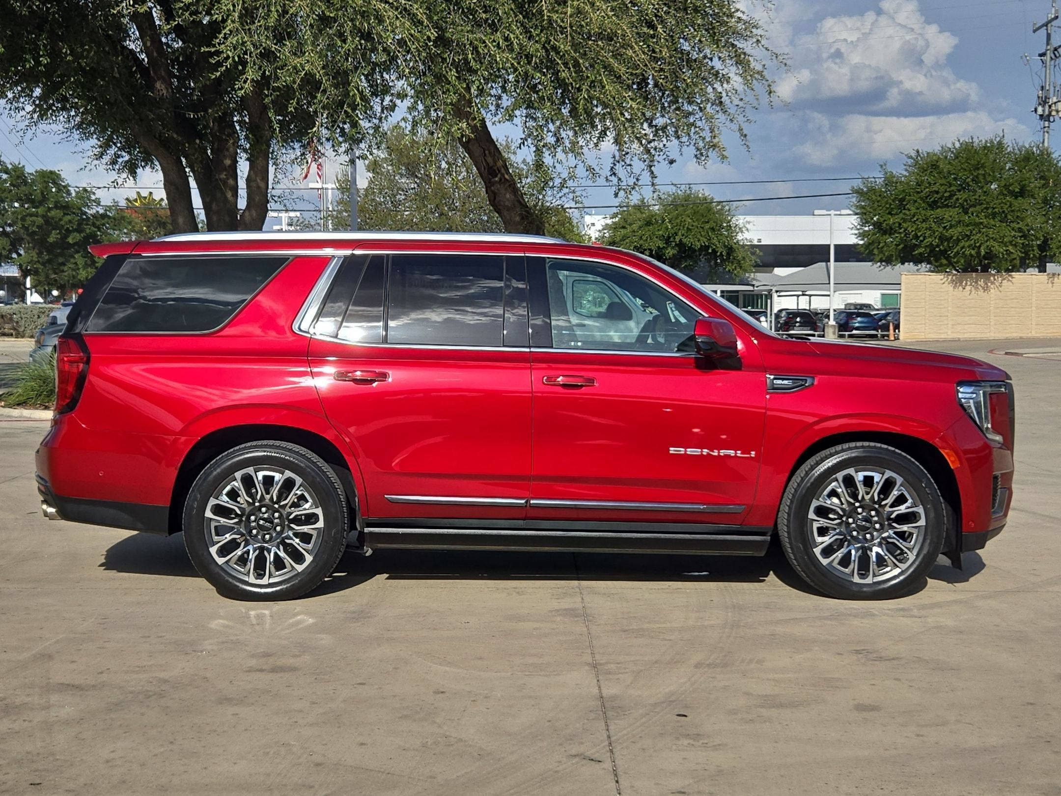 2023 GMC YUKON ULTIMATE