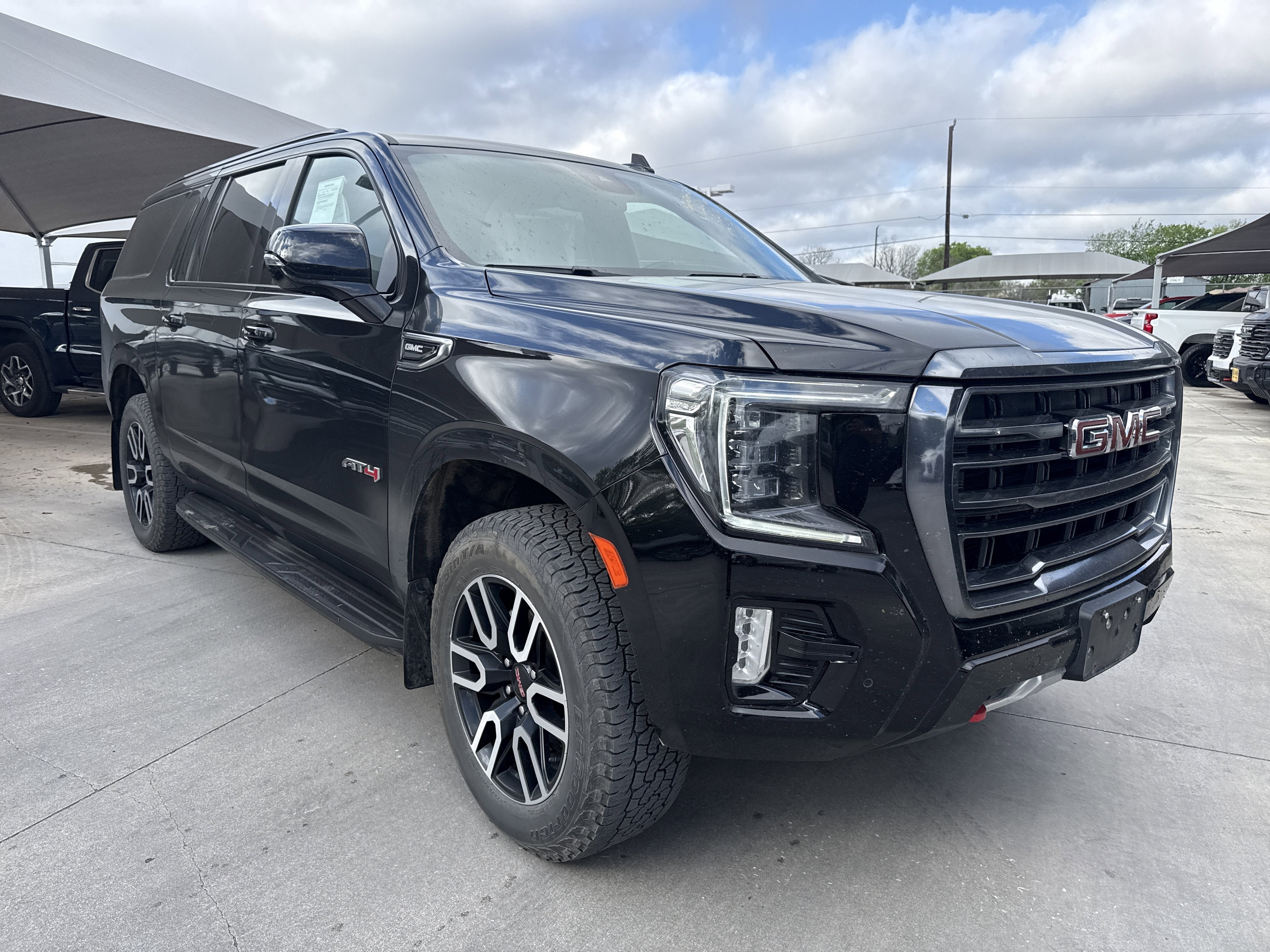 2023 GMC YUKON XL AT4