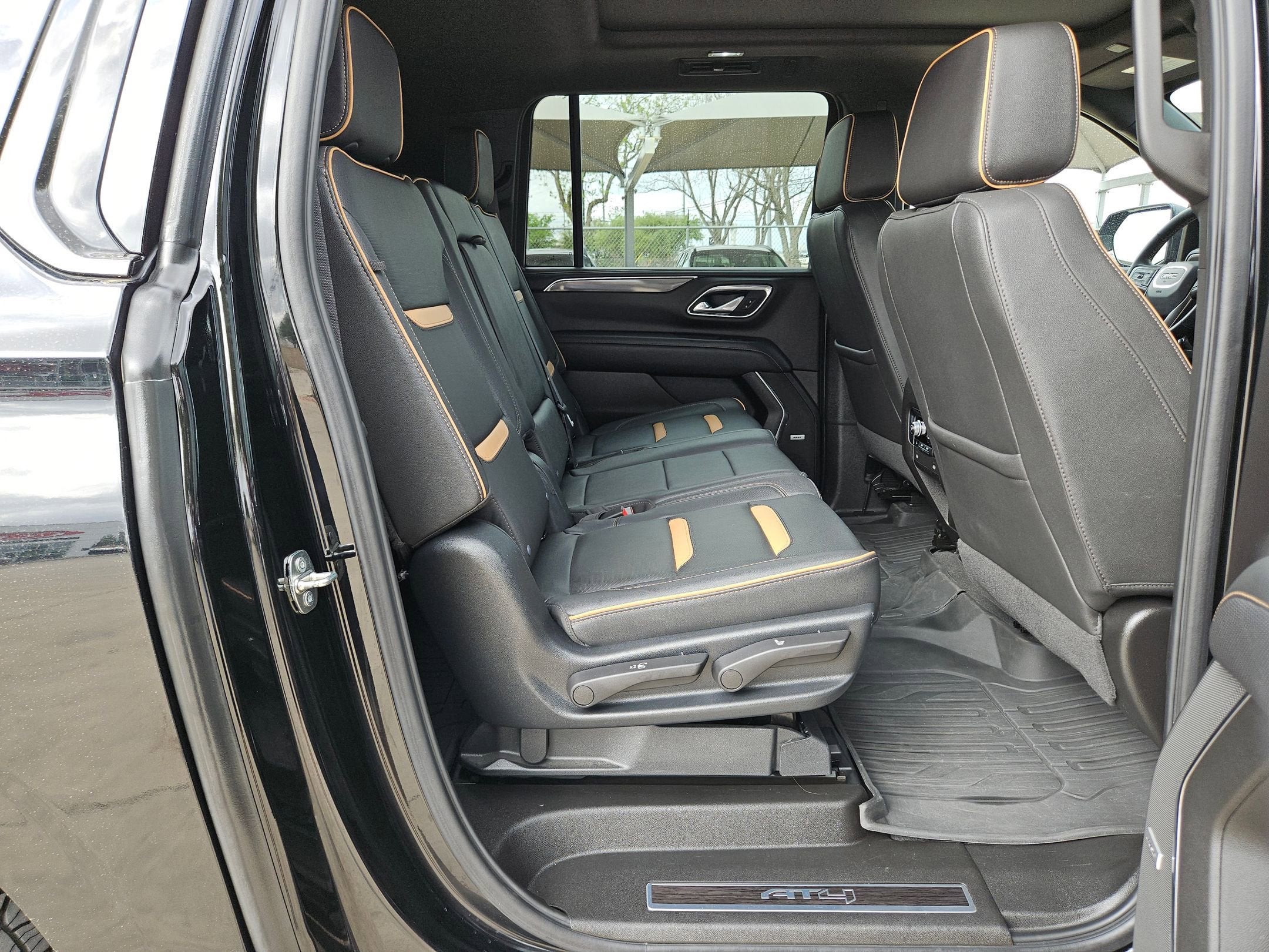 2023 GMC YUKON XL AT4