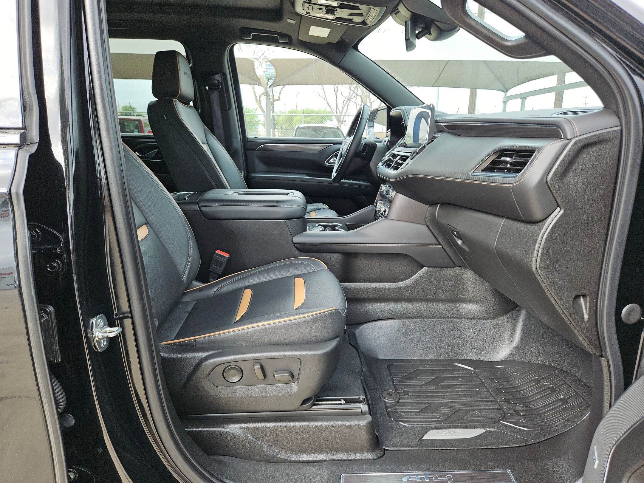 2023 GMC YUKON XL AT4