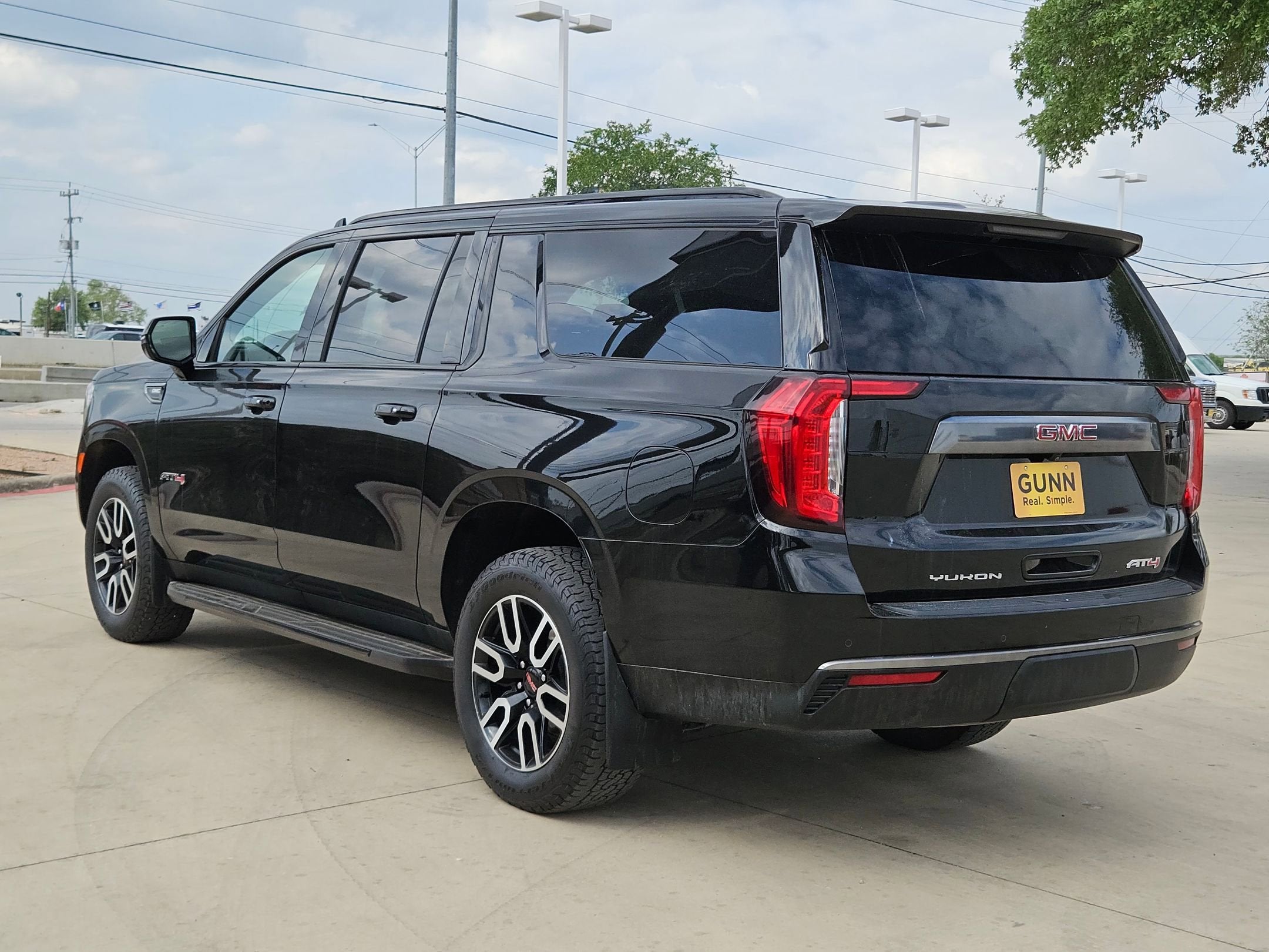 2023 GMC YUKON XL AT4