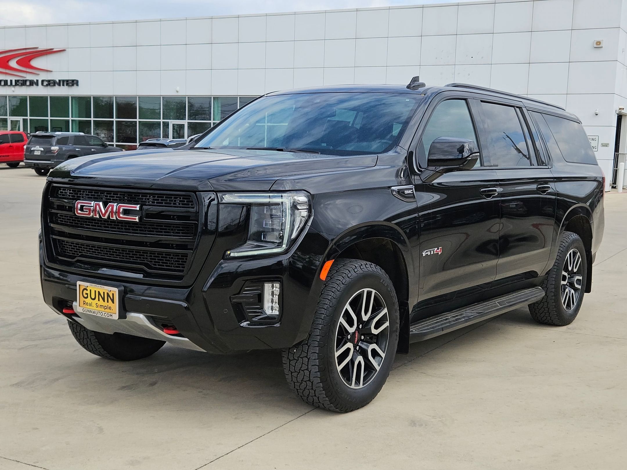 2023 GMC YUKON XL AT4