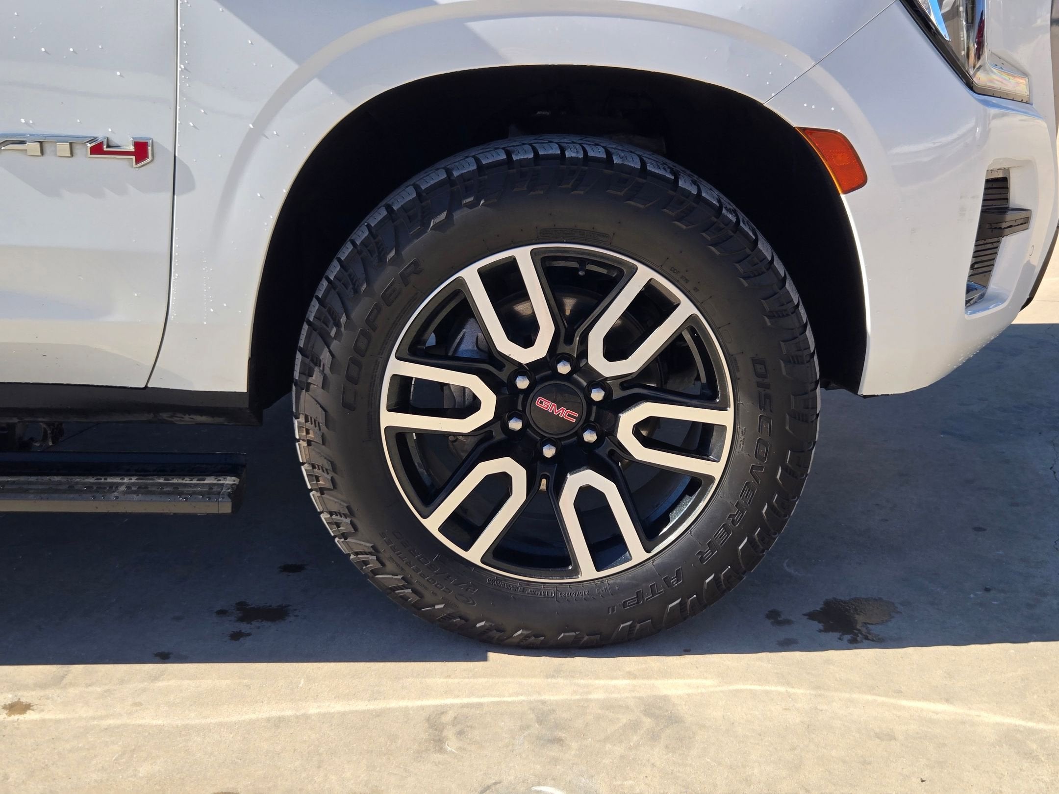 2022 GMC YUKON XL AT4