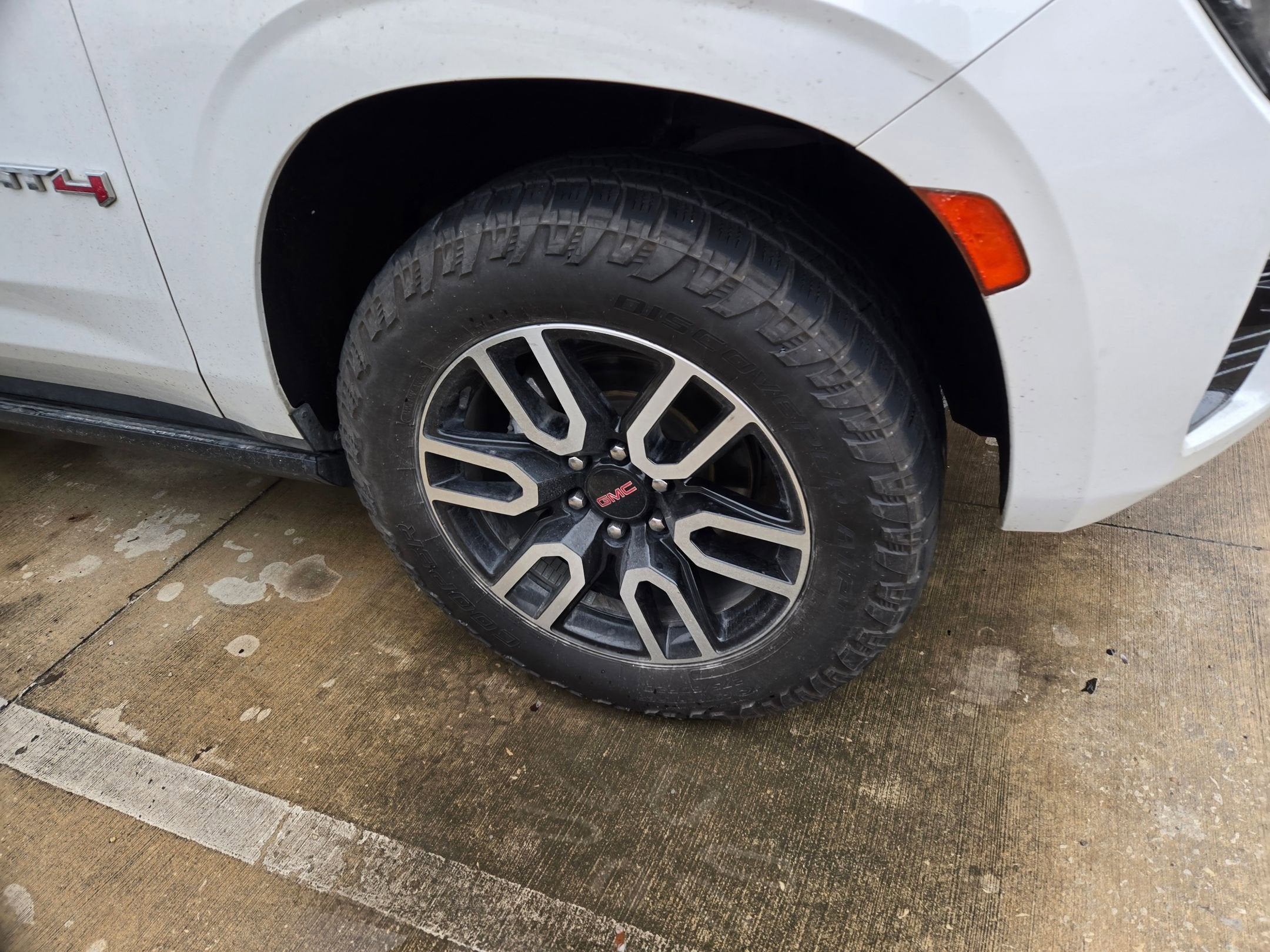 2022 GMC YUKON XL AT4