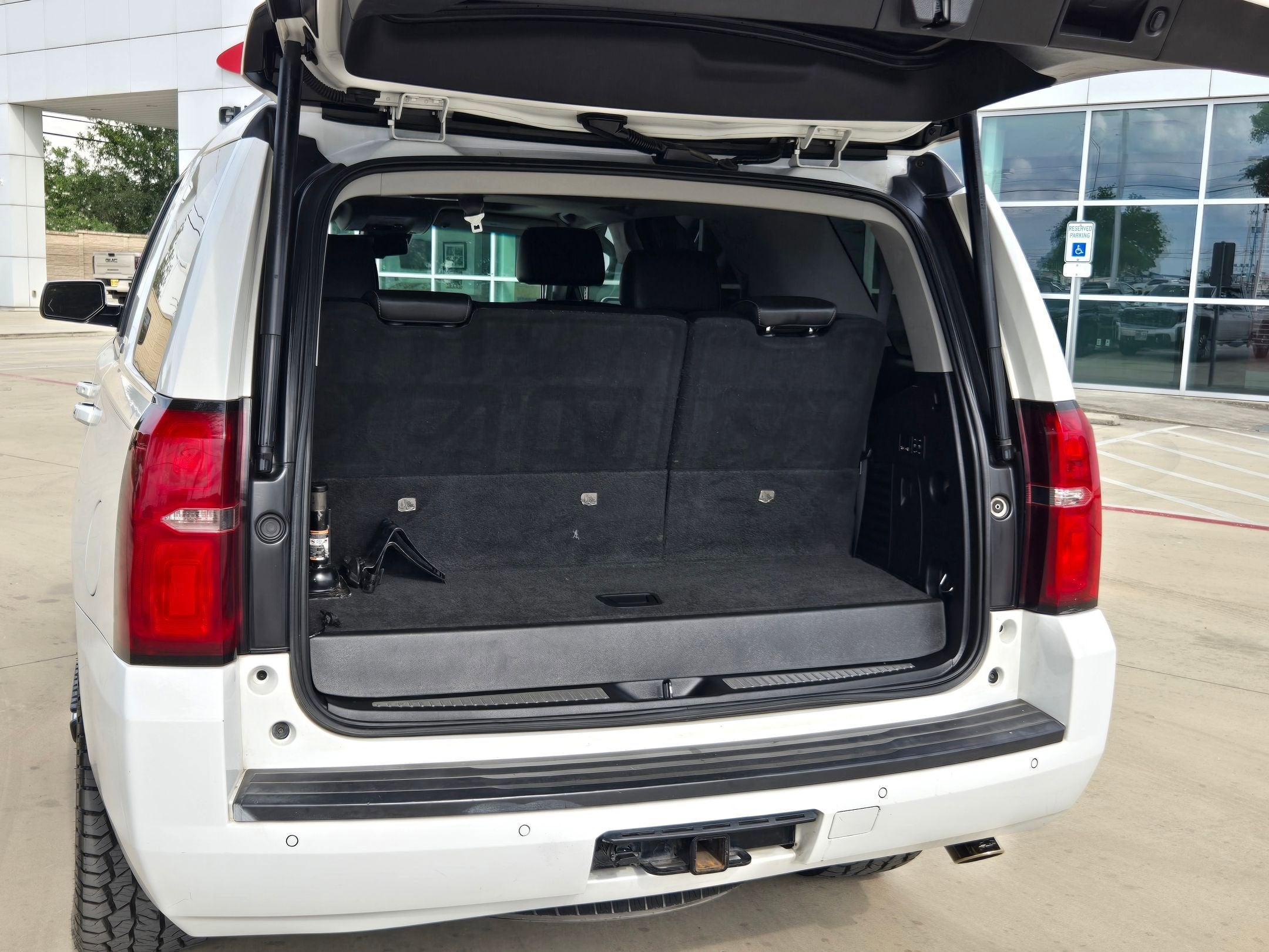 2018 Chevrolet TAHOE LT