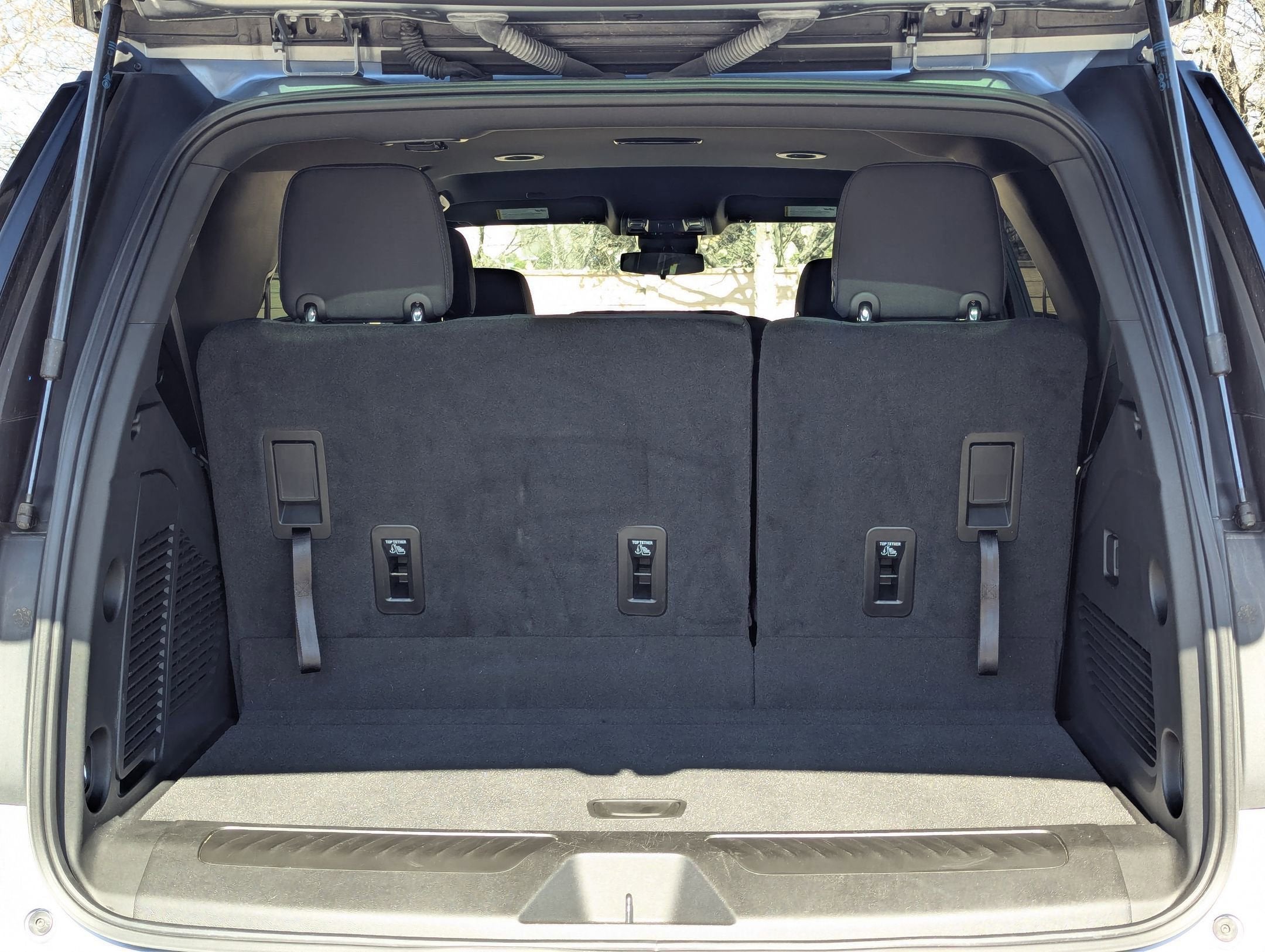 2024 Chevrolet TAHOE LS