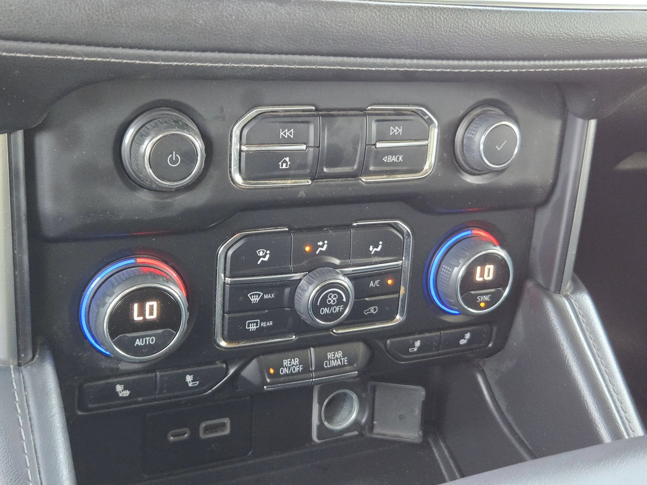 2022 Chevrolet SUBURBAN Z71