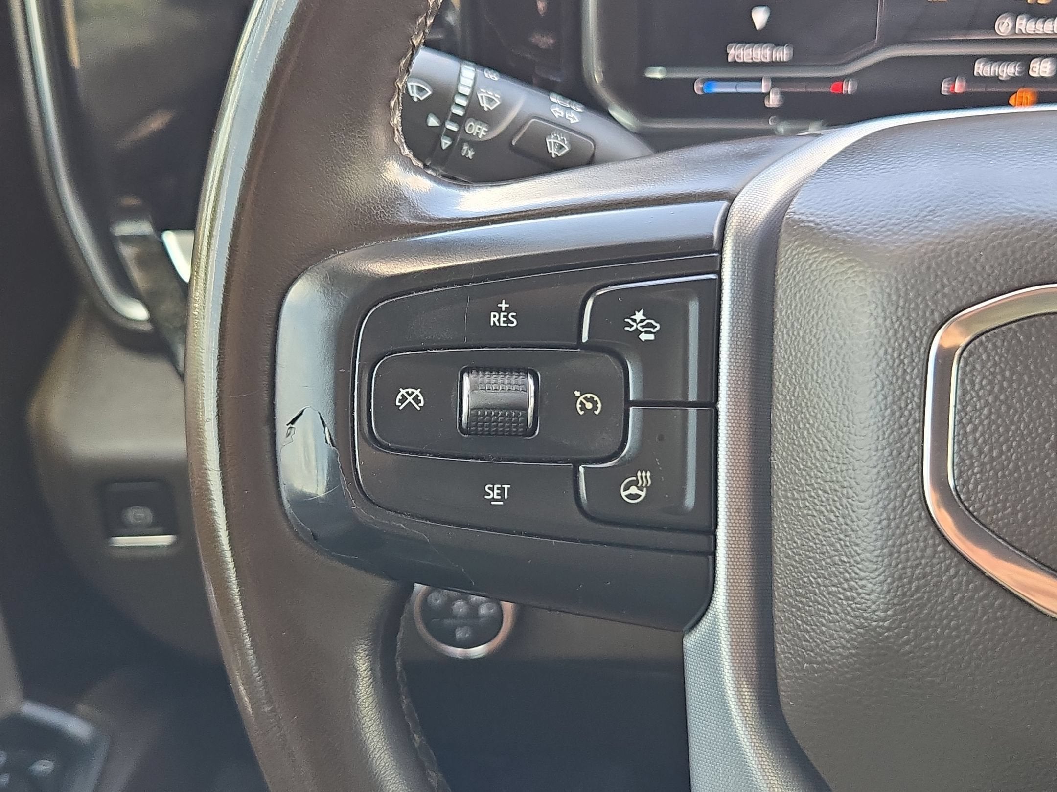 2024 GMC**** SIERRA 3500 4WD SLT