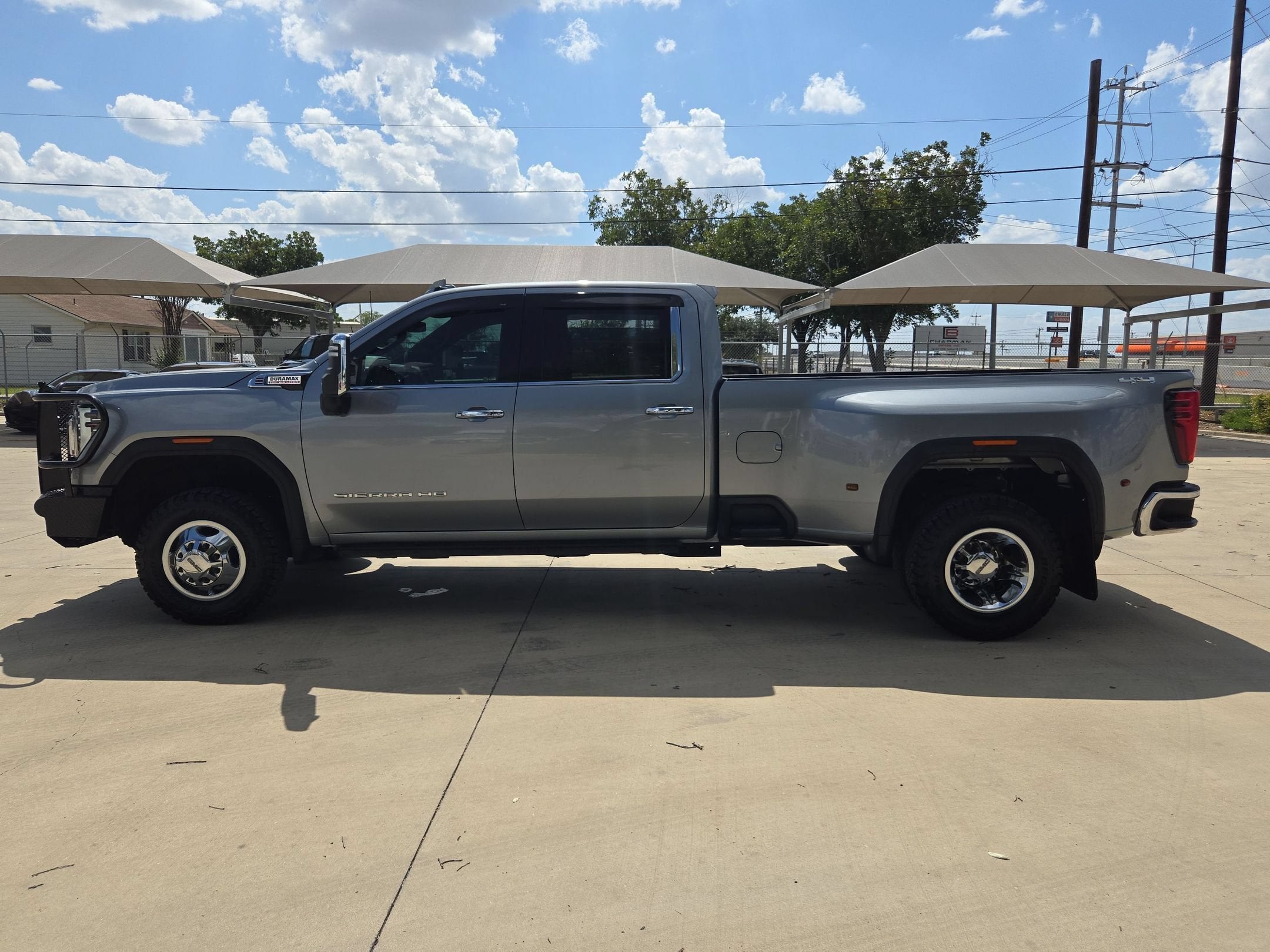 2024 GMC**** SIERRA 3500 4WD SLT