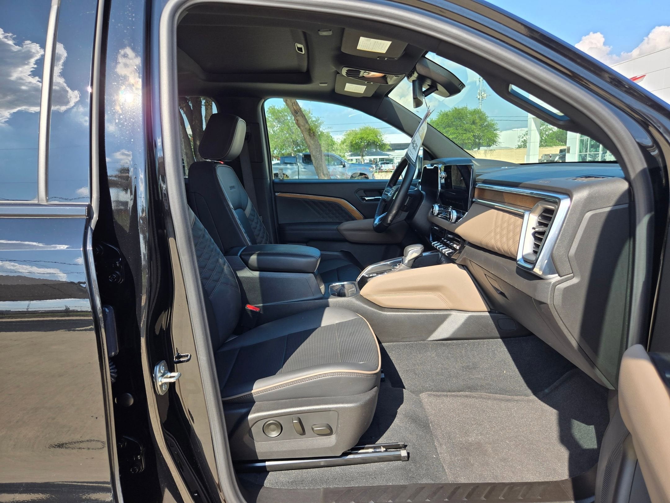 2025 GMC CANYON DENALI