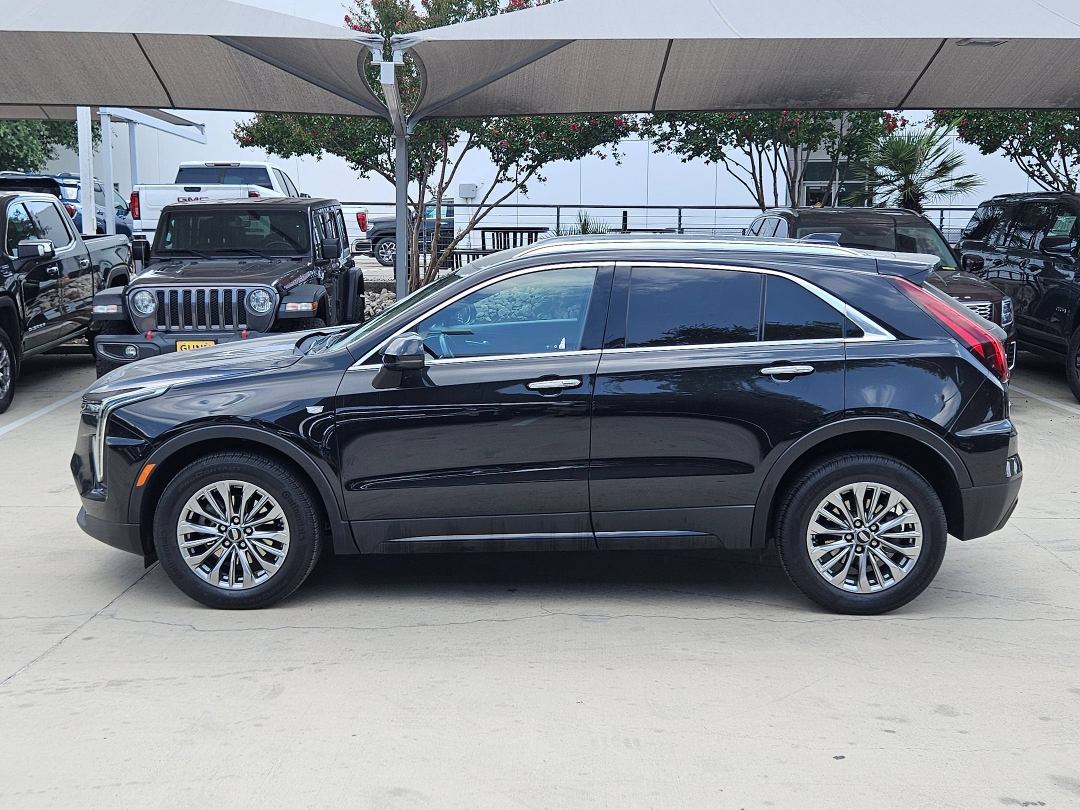 2024 Cadillac XT4 PREMIUM LUXURY