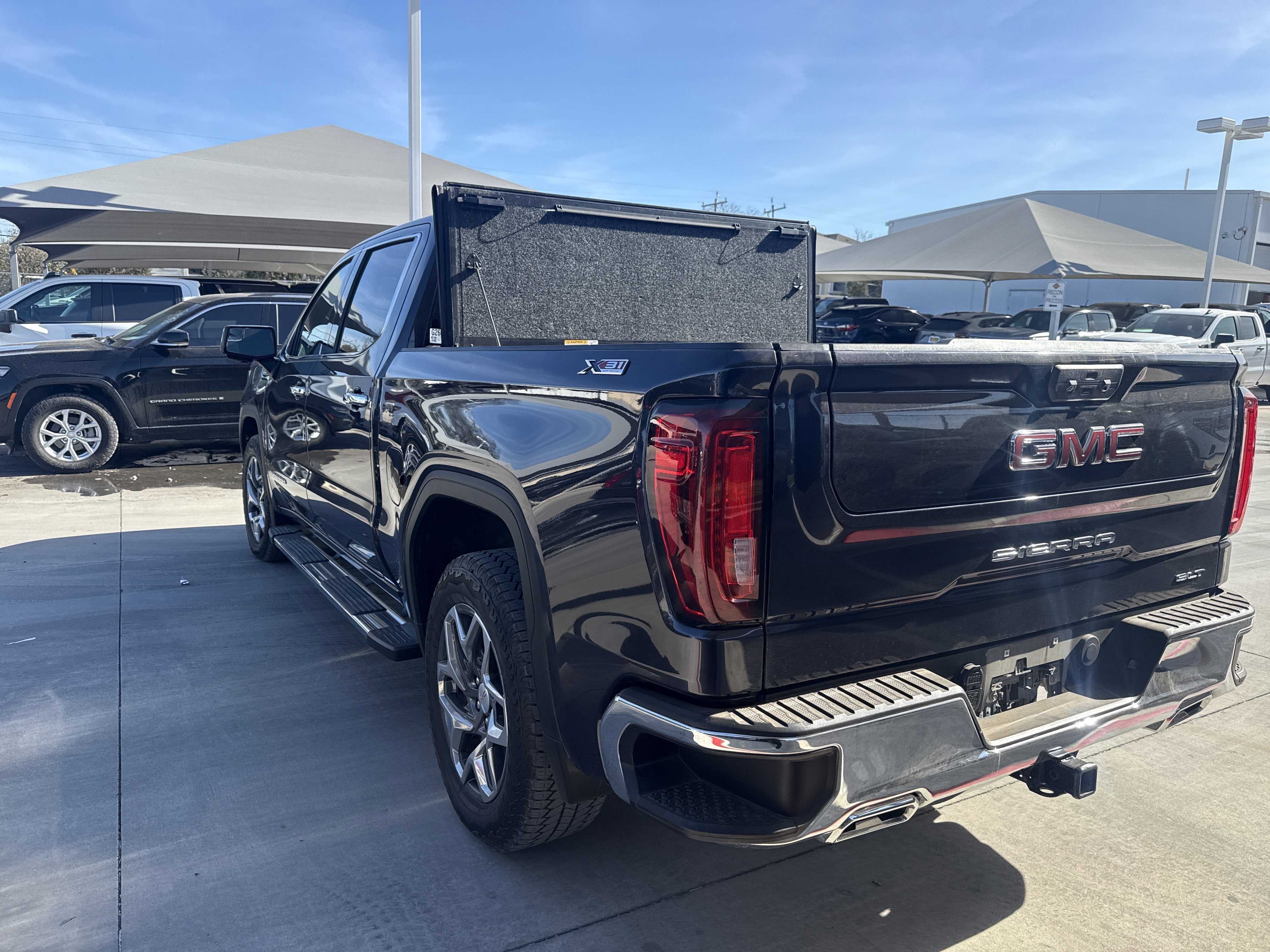 2023 GMC SIERRA 1500 SLT