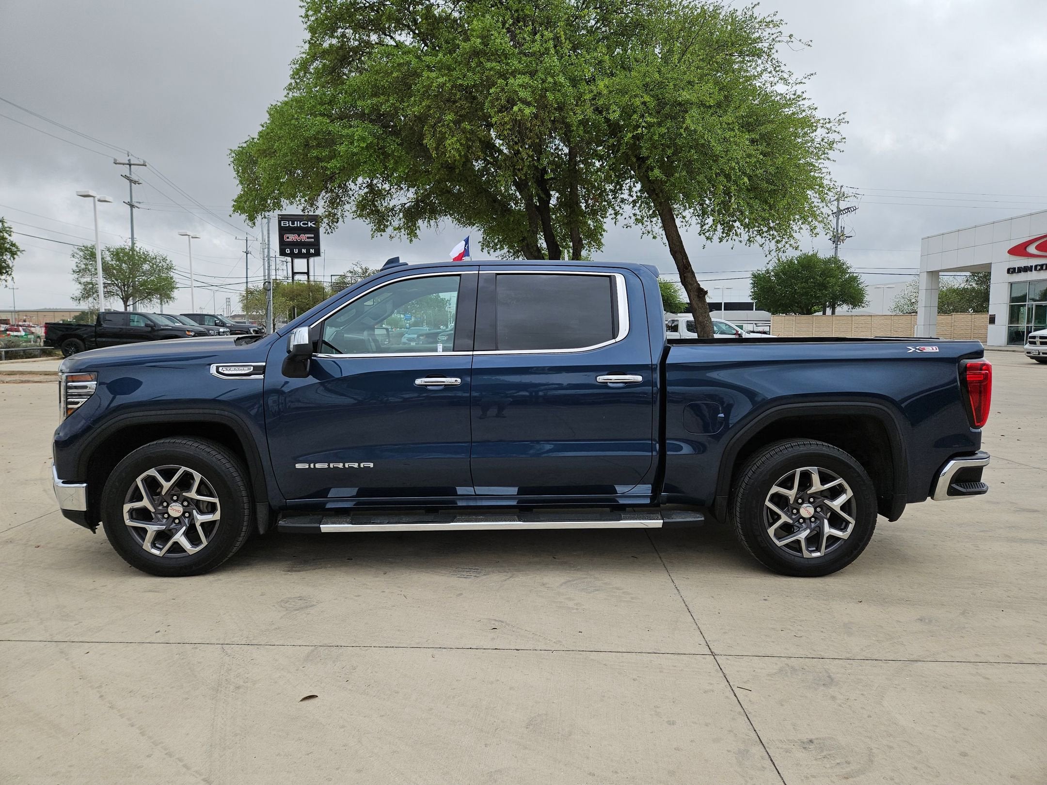 2022 GMC SIERRA 1500 SLT