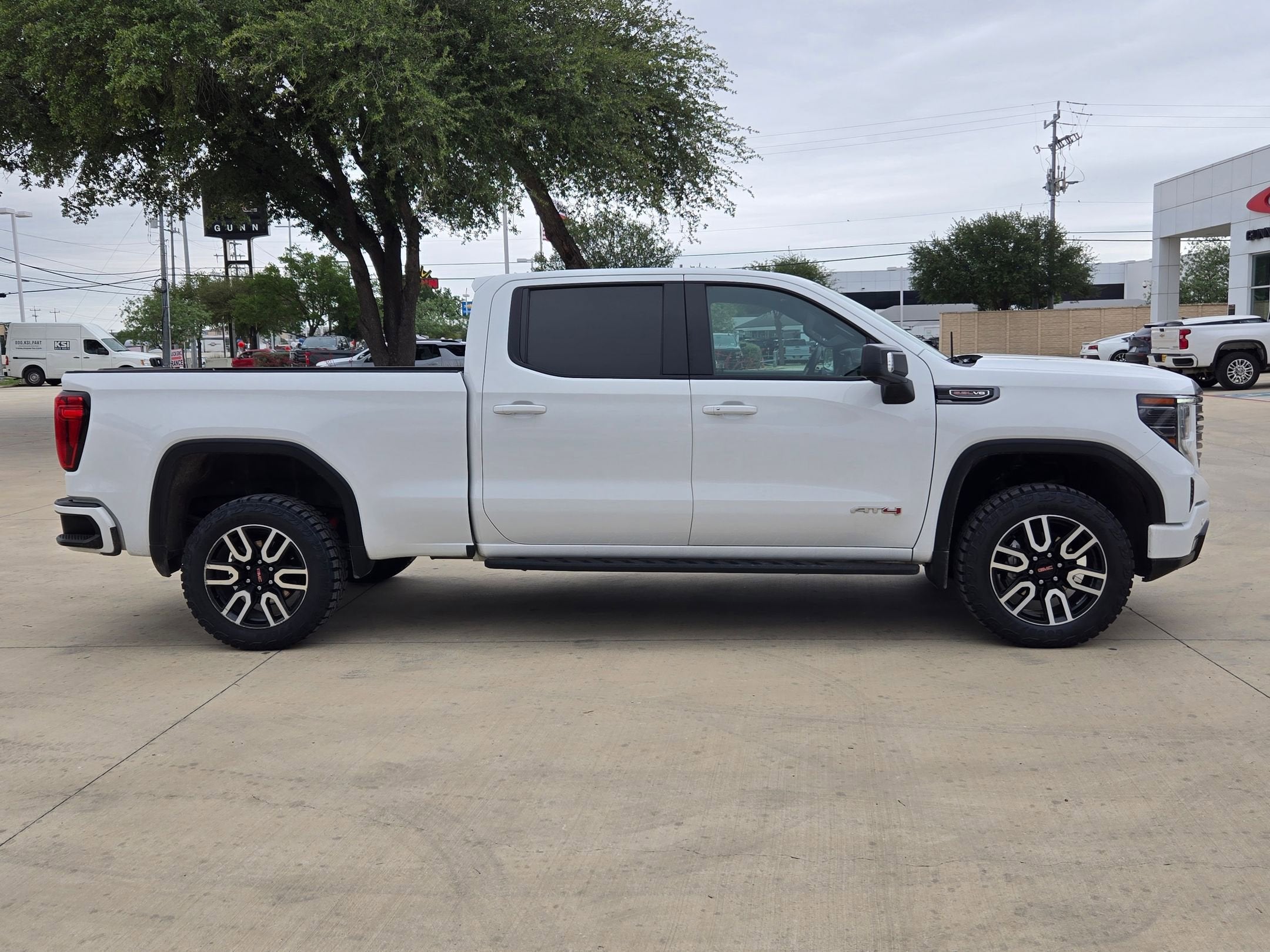 2023 GMC SIERRA 1500 AT4