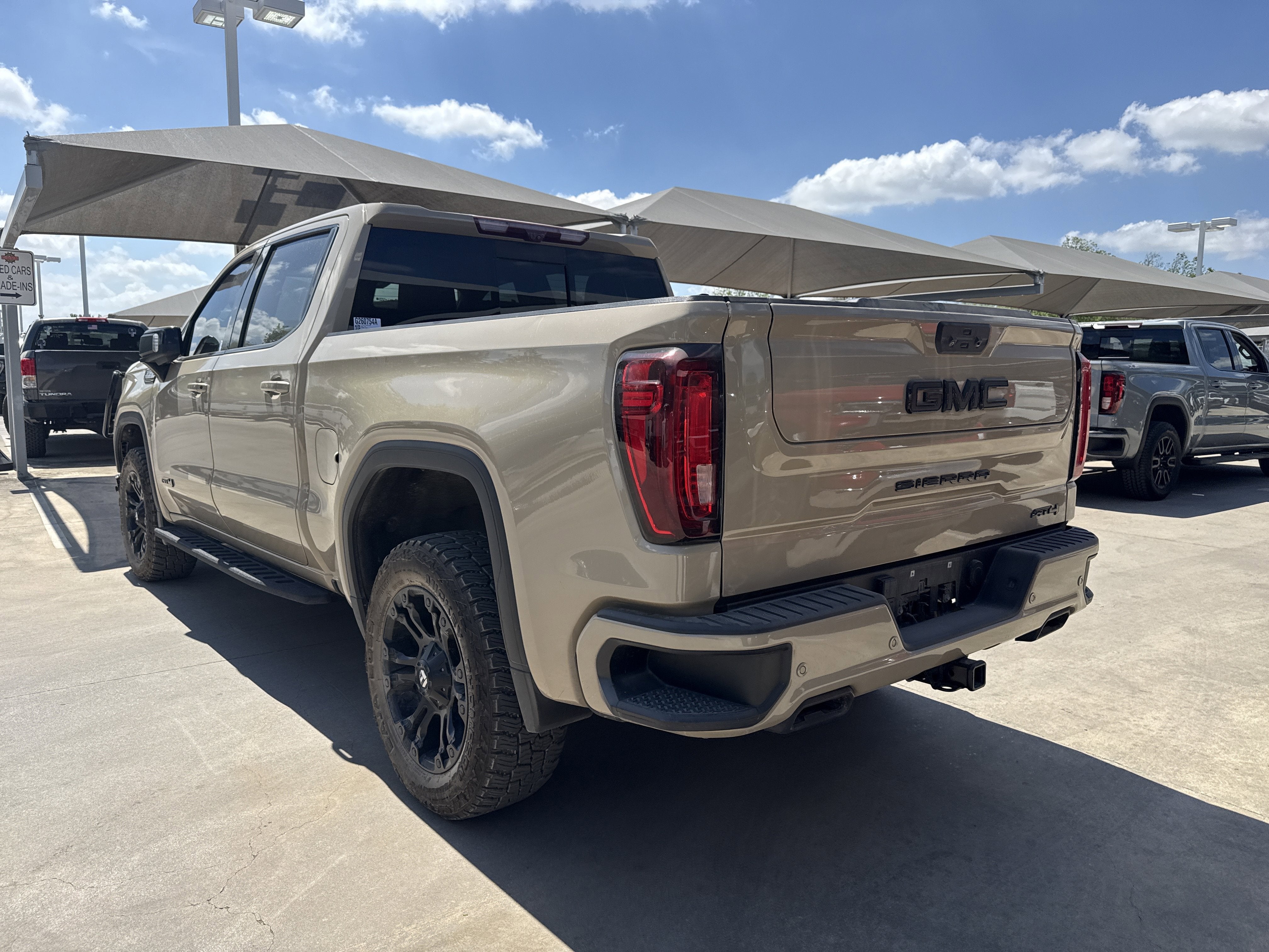 2022 GMC SIERRA 1500 AT4