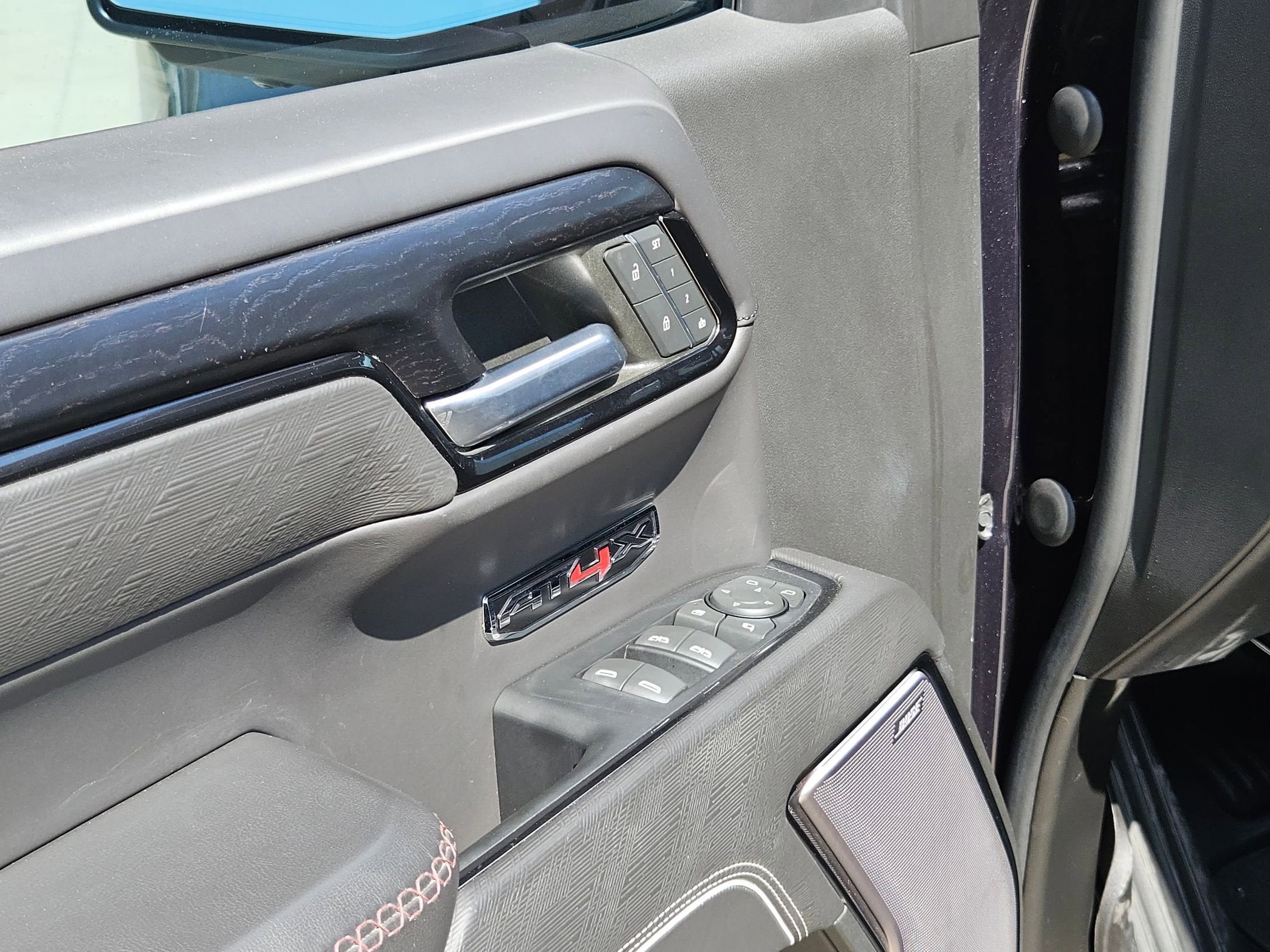 2022 GMC SIERRA 1500 AT4X