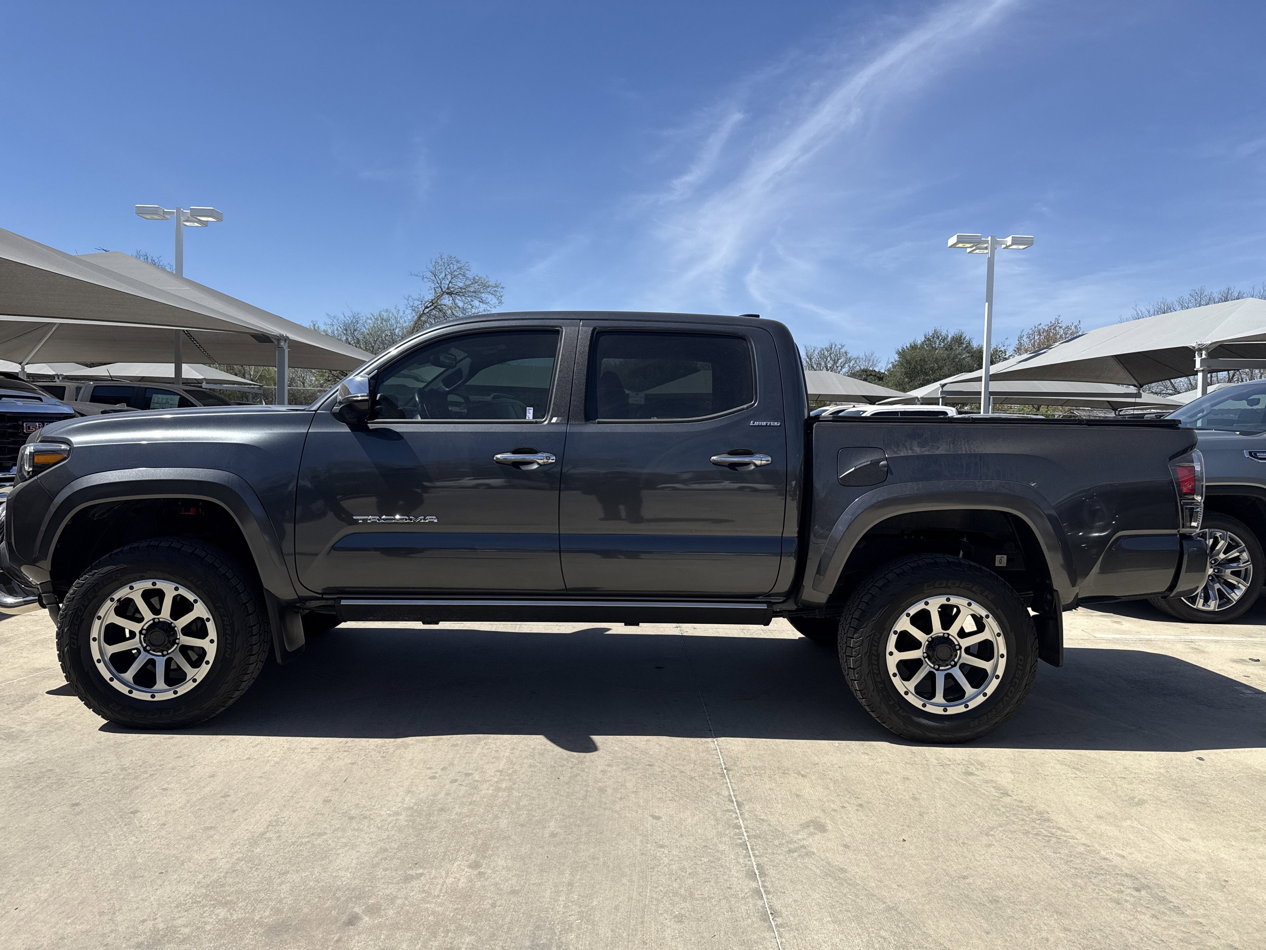 2022 Toyota TACOMA LIMITED