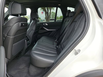 2025 BMW X5 50E