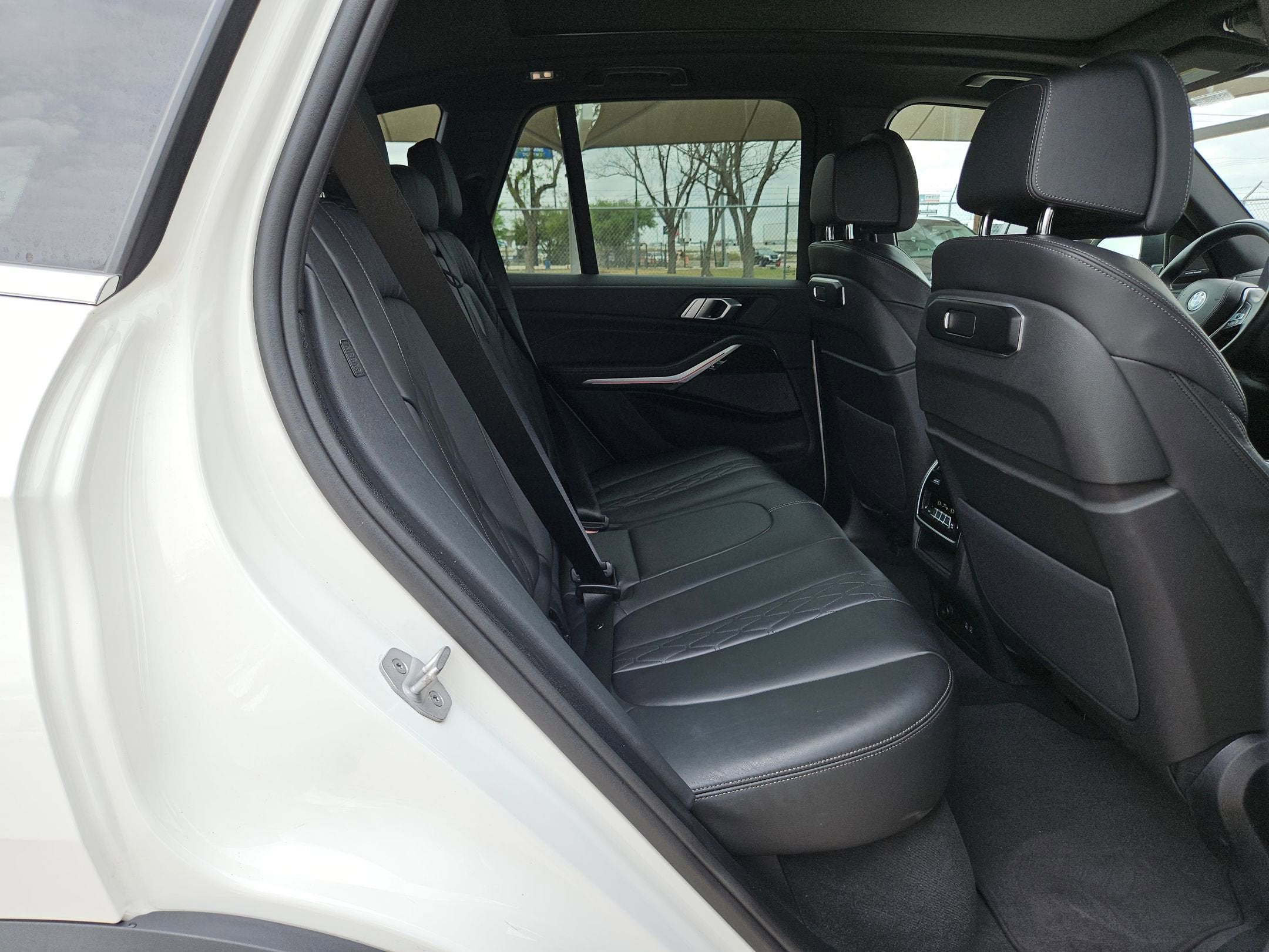 2025 BMW X5 50E