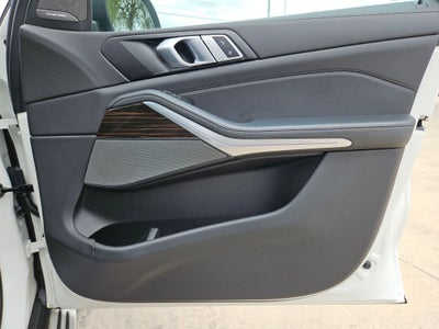 2025 BMW X5 50E