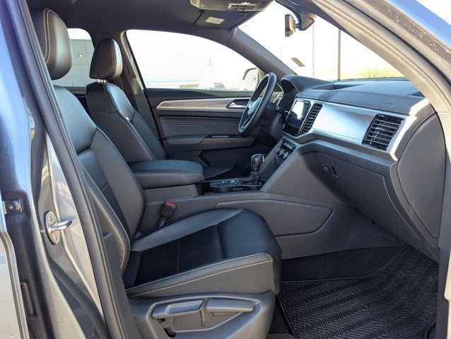 2023 Volkswagen Atlas Cross Sport 2.0T SE w/Technology