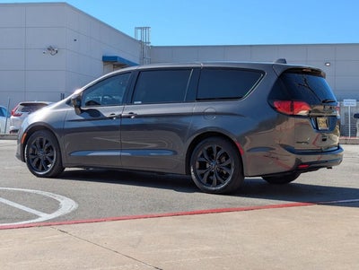 2018 Chrysler Pacifica Touring Plus