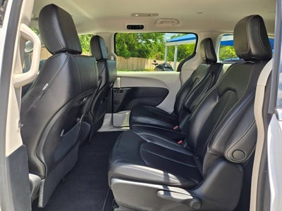 2023 Chrysler Pacifica Hybrid Touring L