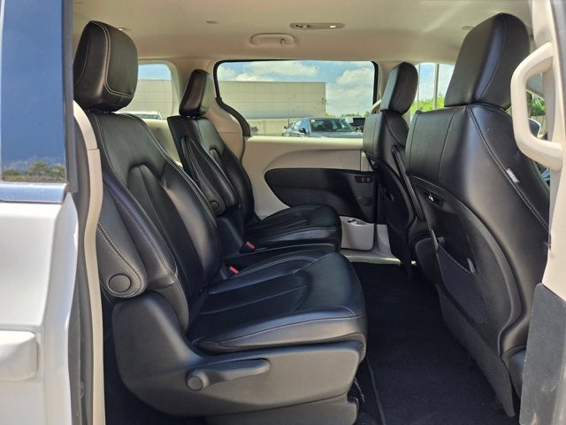 2023 Chrysler Pacifica Hybrid Touring L