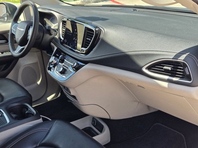 2023 Chrysler Pacifica Hybrid Touring L